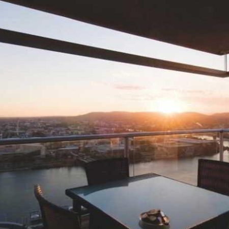 Oaks Brisbane Casino Tower Suites Exterior photo