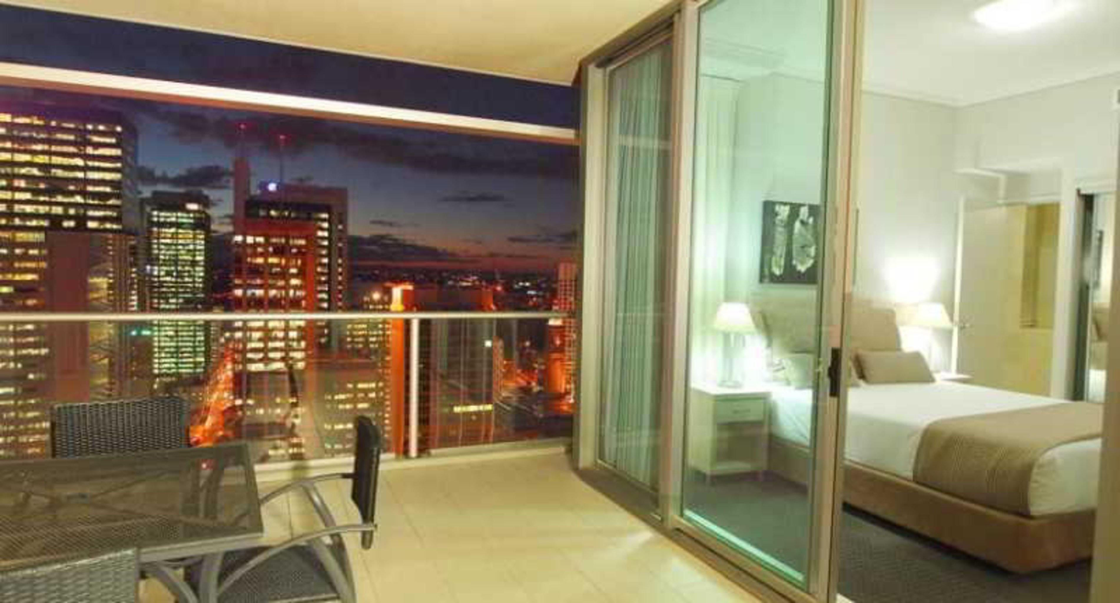 Oaks Brisbane Casino Tower Suites Exterior photo