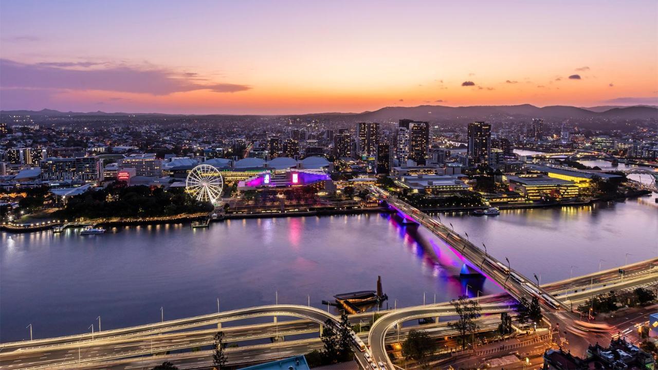 Oaks Brisbane Casino Tower Suites Exterior photo